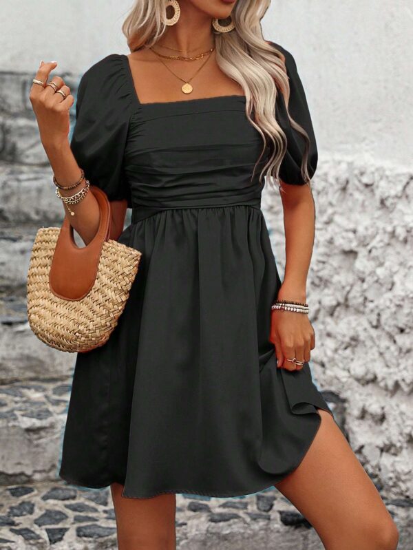 Women's Solid Color Simple Daily Square Neck Pleated Design Dress – Image 2